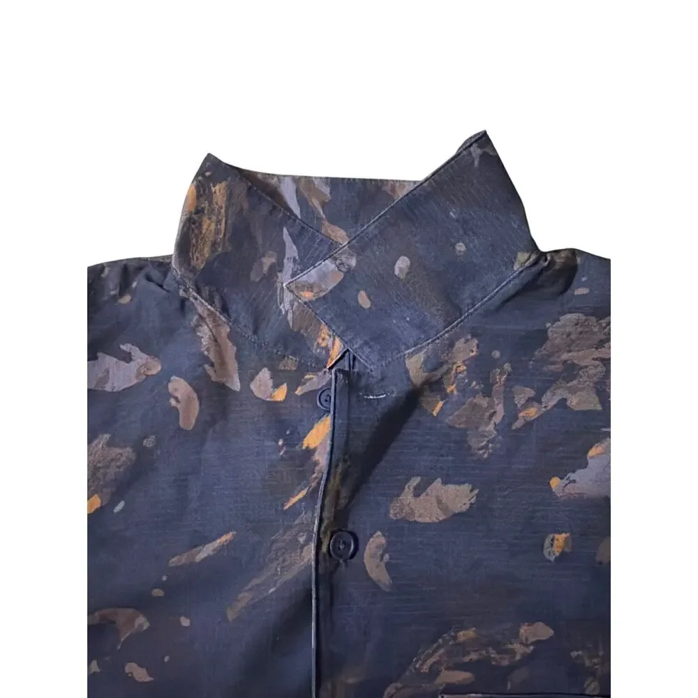 Men’s Lululemon button down shirt